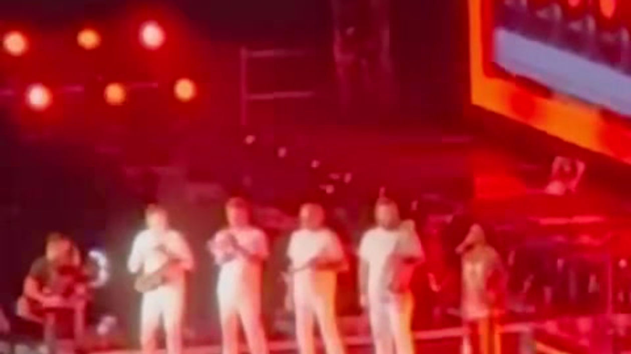 Jeff performing Chantaje with Shakira